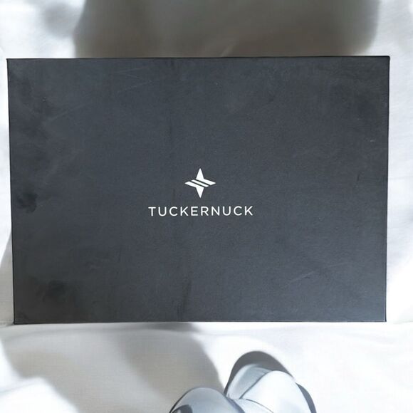 New in Box BLACK VELVET ELLIE HEELS with Block Heels Size 7 Fits like a Size 6 - Picture 11 of 11